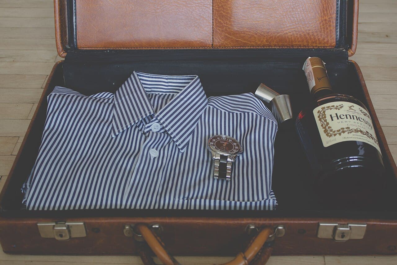 What to Pack for Sri Lanka: The Ultimate Packing List for Temples, Highlands & Beach (2026)